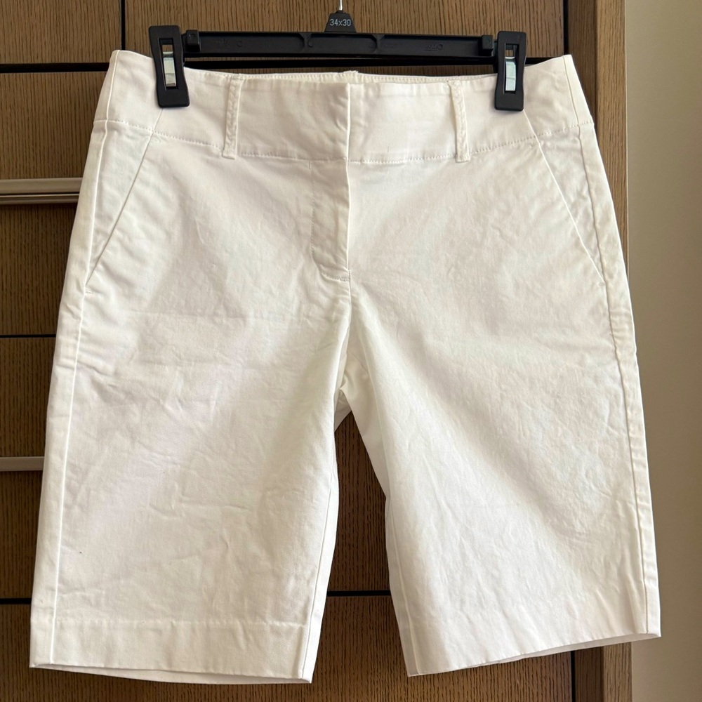 Ann Taylor White Shorts, 97% Cotton 8% Spandex, Size Small